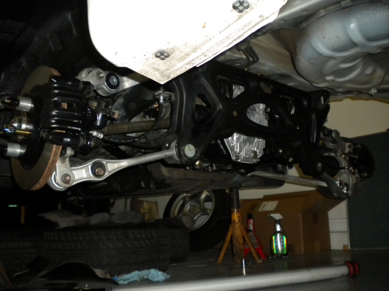 NoRotors.com - RX7 Engine Swap Forum - fuel lines and rear suspension 024